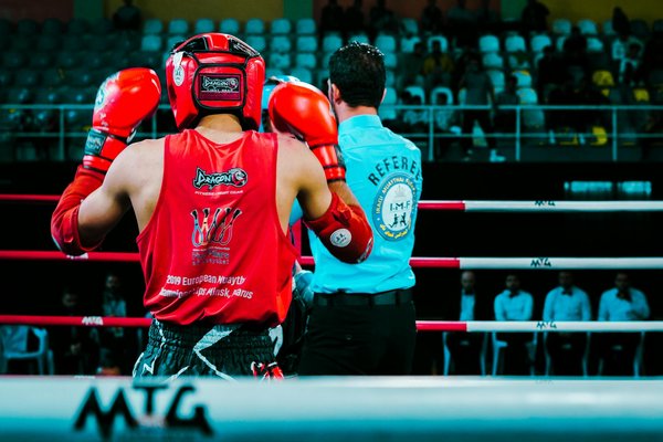 Découvrez l'histoire du football et ses légendes